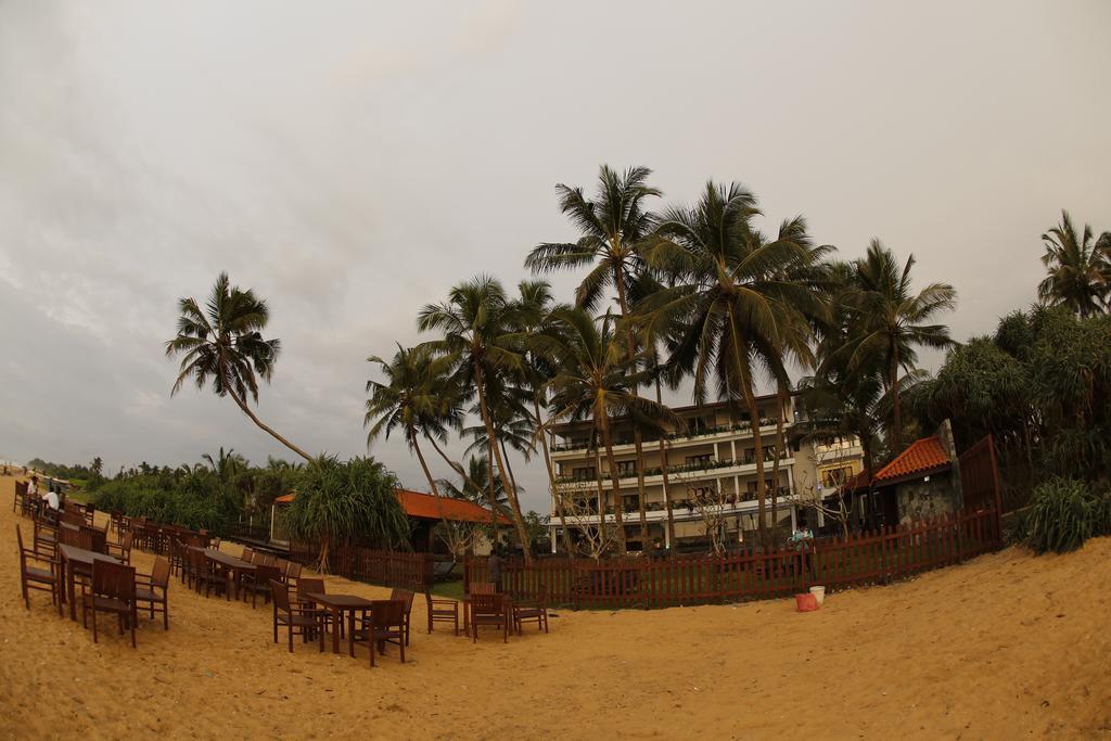 Blue Beach Hotel Wadduwa Kültér fotó